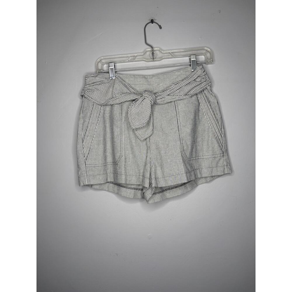 Saylor Women's Size Small Gray White Belted Mom Shorts Casual Lounge - Picture 1 of 4